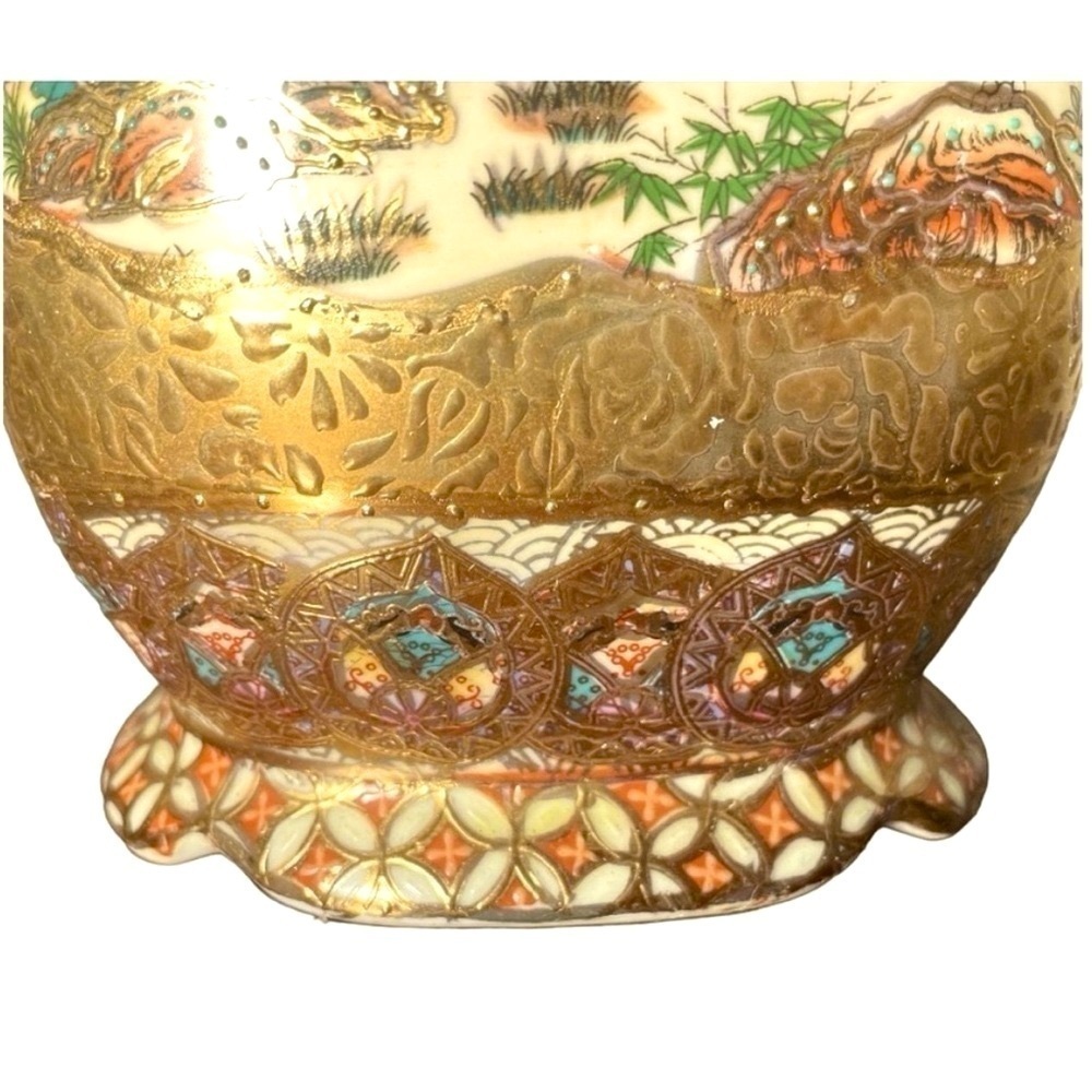 Vintage Satsuma Hand Painted Gold
Gilded Vase. Geisha ladies on both sides. - Picture 5 of 15